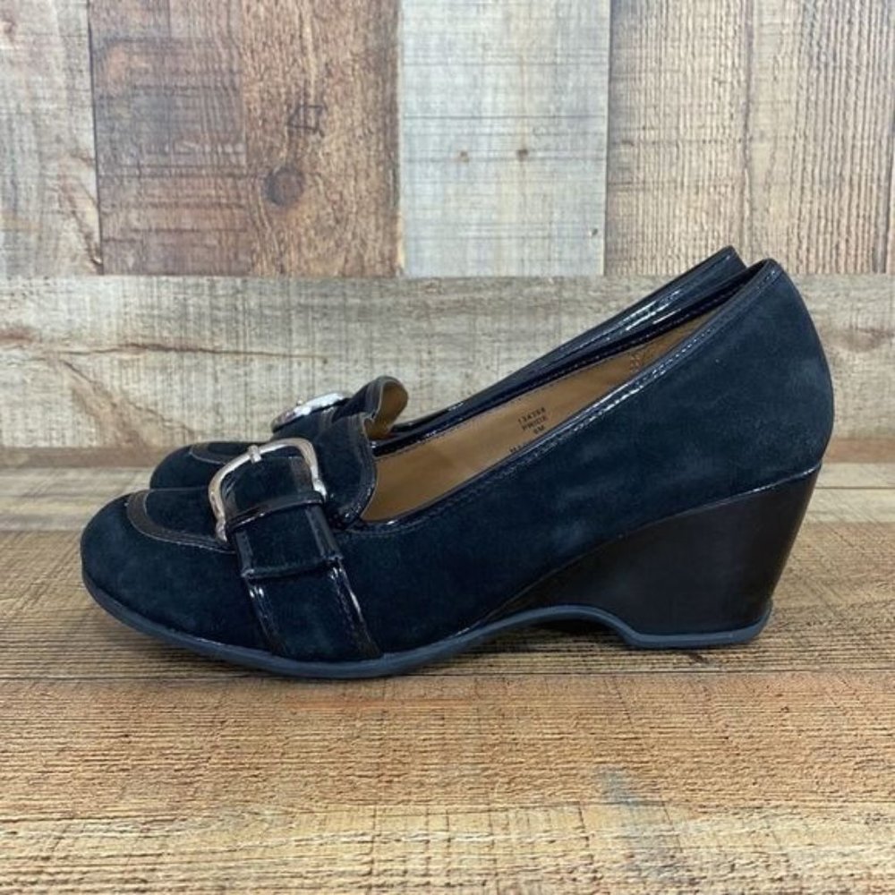3/$12

Sophisticated Black Wedge Loafers with Silver Buckle. Buy 2 more for $12! - Picture 6 of 12